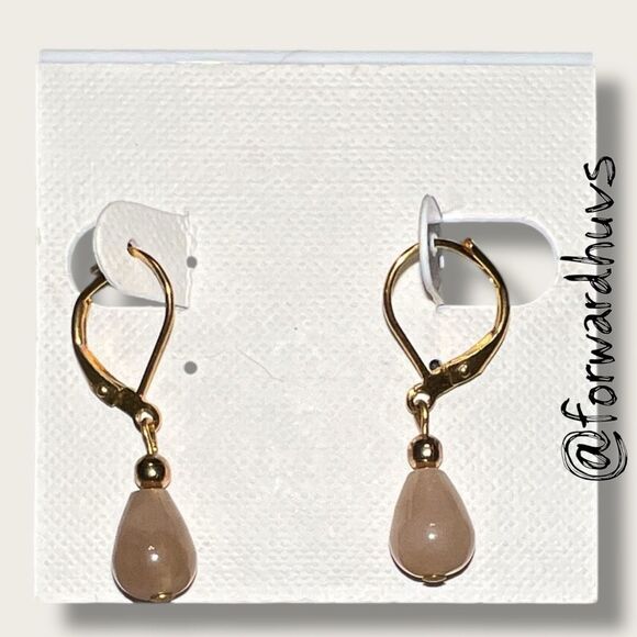 Bundle Sale 3 for $15 | Beige Teardrop Beads – Latchback Hooks - Picture 1 of 6
